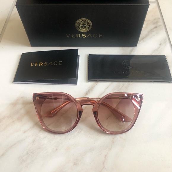 🔥NEW VERSACE SUNGLASSES 🔥 - Picture 3 of 12